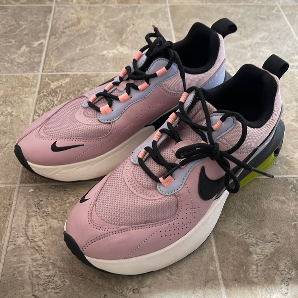 Nike Pink and Black Women's Sneakers